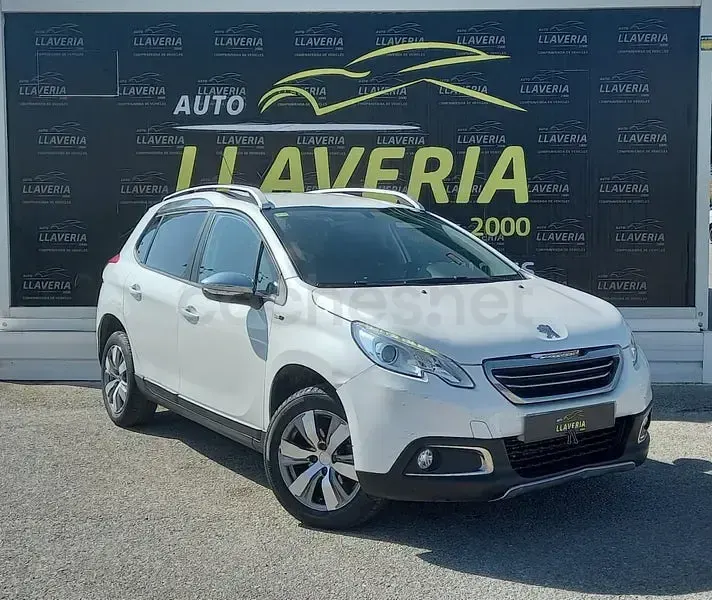 Usado Peugeot 2008 Style 100 CV (73 kW) 2016 Blanco SUV
