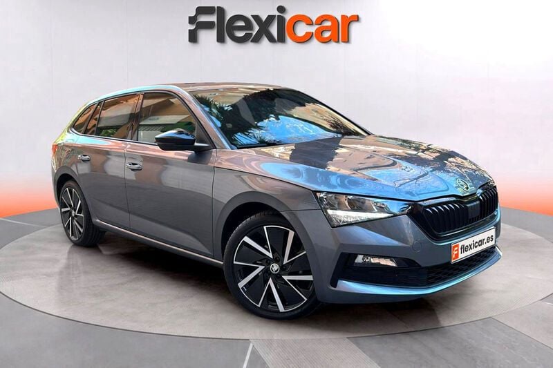 Gris Usado 2024 Skoda Scala Sport Utilitario | 18.990 € (Buen precio) - Imagen 1/4