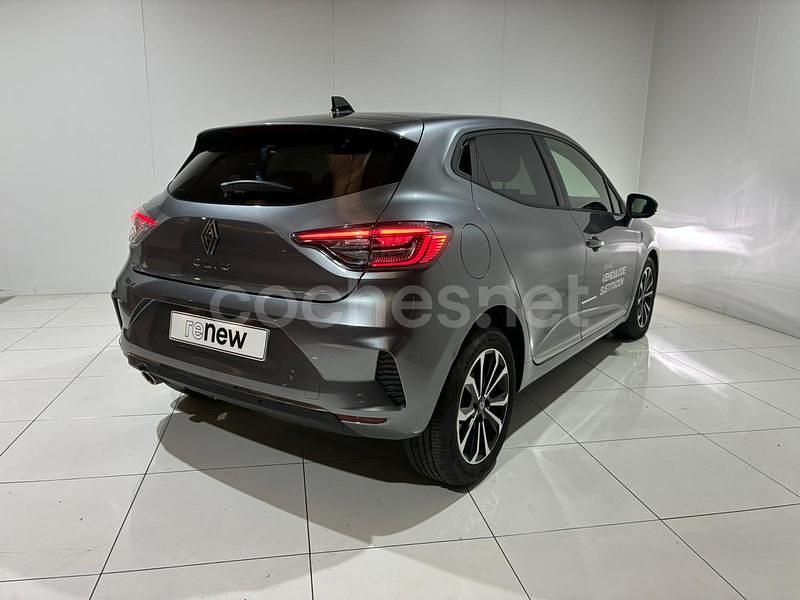 Usado Renault Clio V Techno 90 CV (66 kW) 2024 Gris / plata Berlina