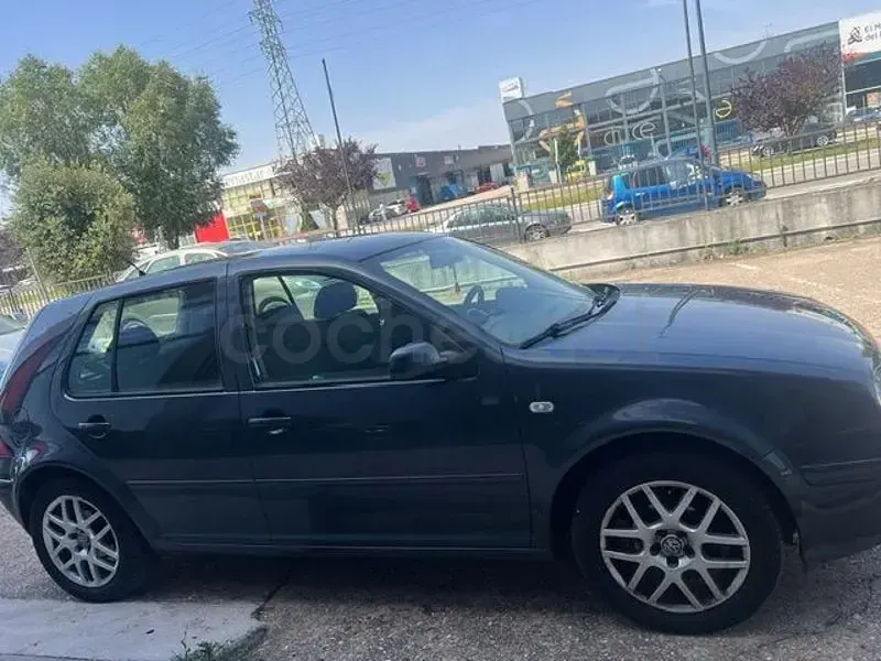 Usado VW Golf IV Conceptline 105 CV (77 kW) 2003 Azul Berlina