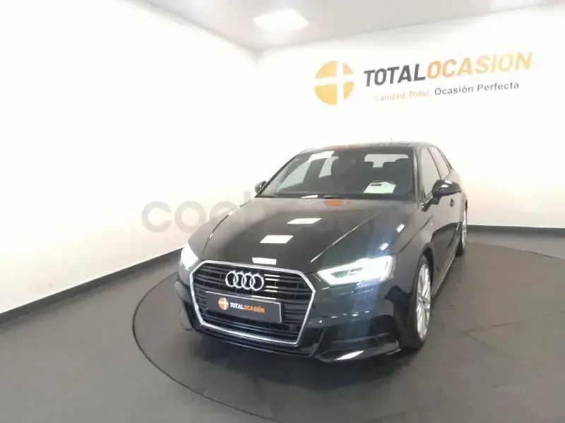 Usado Audi A3 S-Line 116 CV (85 kW) 2018 Naranja Berlina