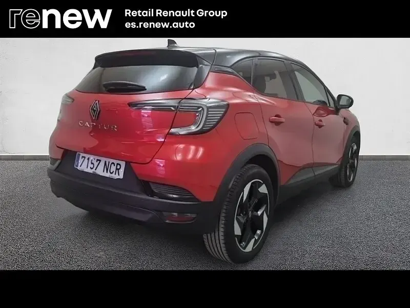 Usado Renault Captur Techno 100 CV (73 kW) 2025 Rojo SUV