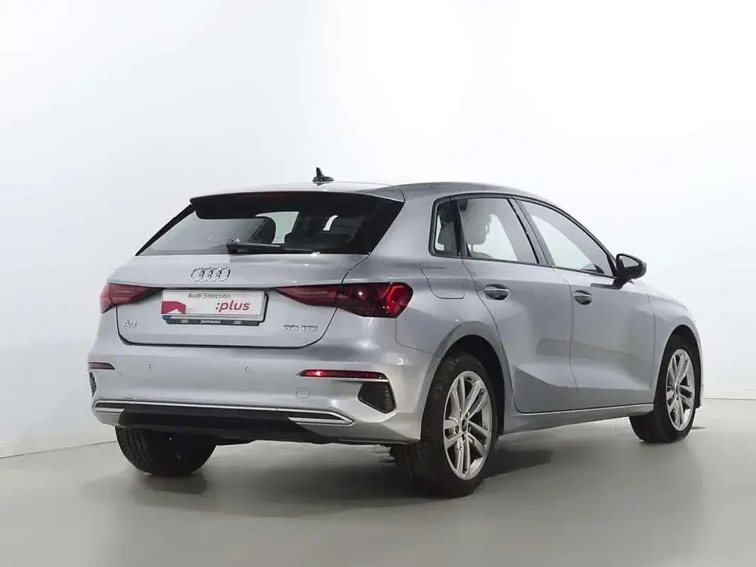Usado Audi A3 Sportback Advanced 116 CV (85 kW) 2023 Plateado Utilitario