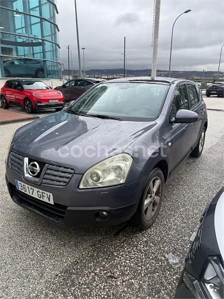 Usado Nissan Qashqai Tekna 140 CV (102 kW) 2008 Gris / plata SUV