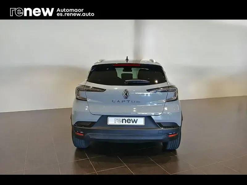 Usado Renault Captur Techno 100 CV (73 kW) 2025 Gris SUV