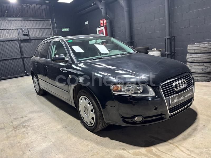 Usado Audi A4 140 CV (102 kW) 2006 Negro Familiar
