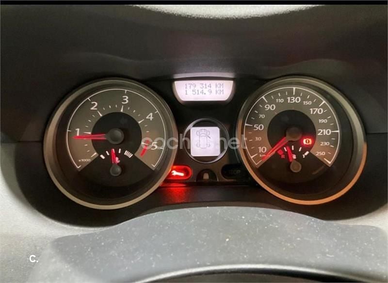 Usado Renault Mégane GrandTour Authentique 120 CV (88 kW) 2006 Gris / plata Familiar