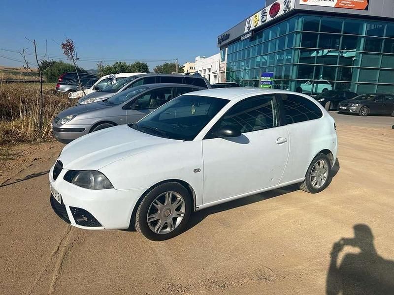 Usado Seat Ibiza Stella 101 CV (74 kW) 2002 Blanco Utilitario