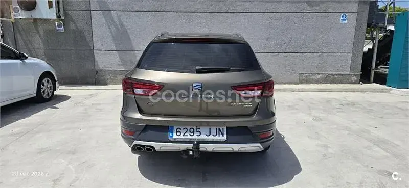 Usado Seat Leon X-Perience 4Drive 150 CV (110 kW) 2016 Marrón Familiar