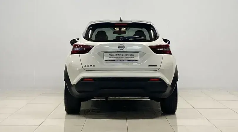 Usado Nissan Juke Tekna 143 CV (105 kW) 2022 Lunar white (metalizado) techo SUV