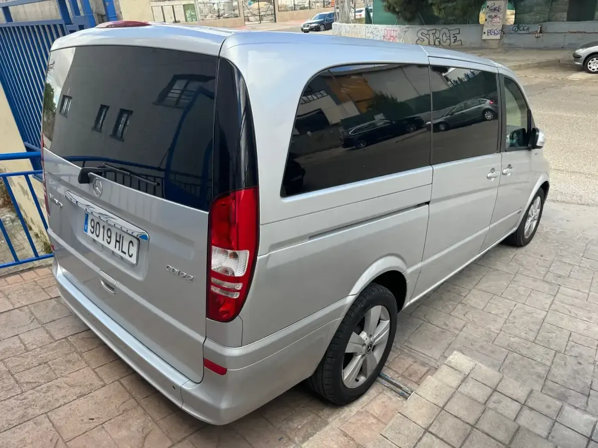 Usado Mercedes Viano 163 CV (119 kW) 2012 Gris Monovolumen