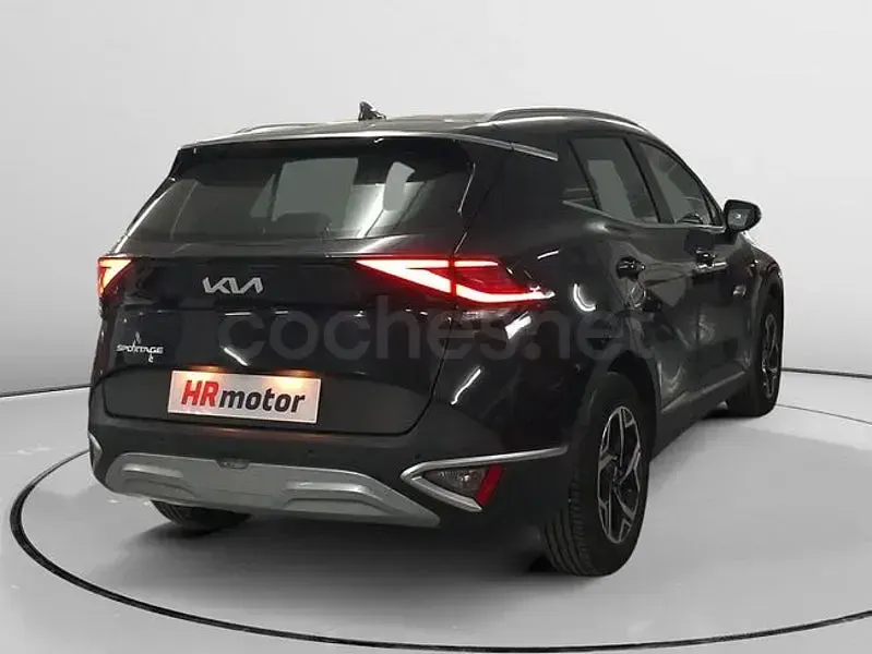 Usado Kia Sportage 136 CV (100 kW) 2022 Negro SUV
