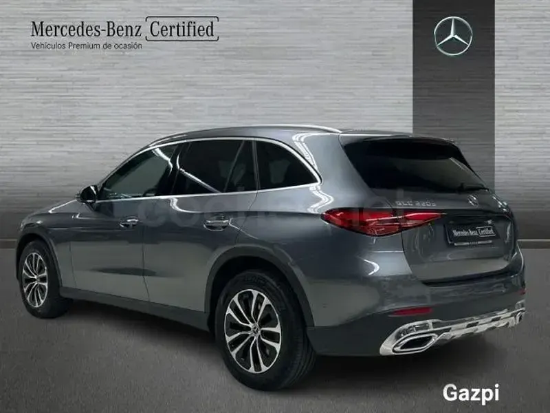 Usado Mercedes GLC220 197 CV (144 kW) 2023 Gris / plata SUV