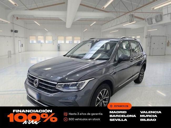 Usado VW Tiguan Life 245 CV (180 kW) 2023 Gris / plata SUV
