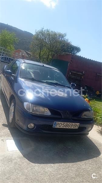 Usado Renault Mégane Coupé 100 CV (73 kW) 1998 Azul Coupe