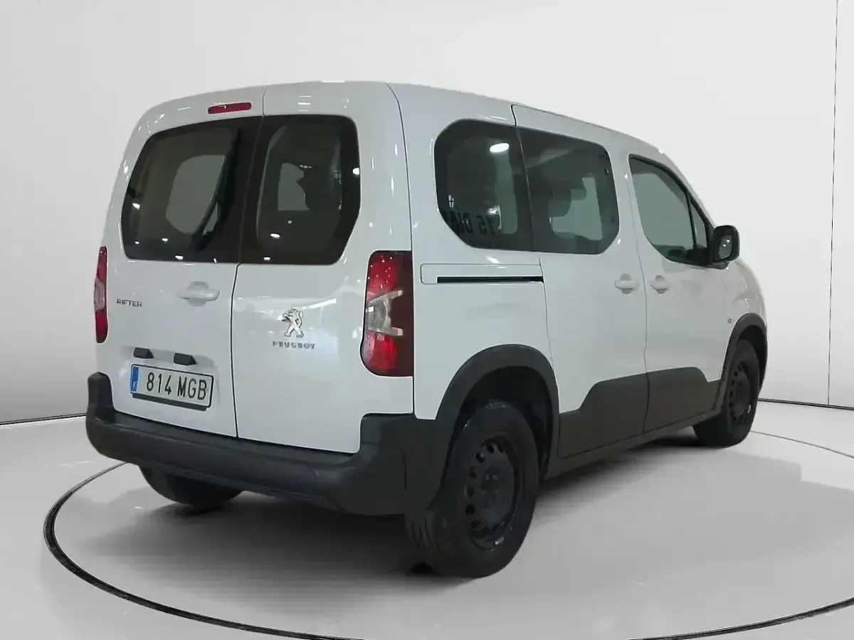 Usado Peugeot Rifter Business-Line 100 CV (73 kW) 2023 Blanco Monovolumen