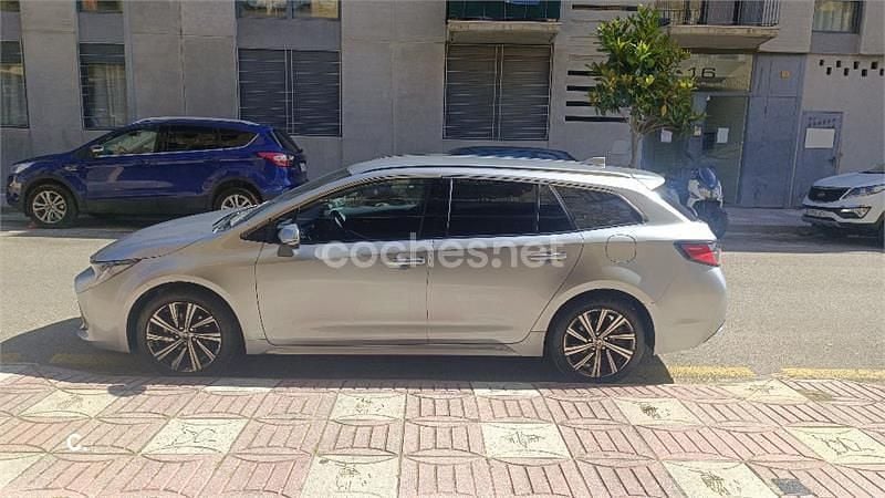 Gris / plata Usado 2022 Toyota Corolla Sport Familiar | 19.500 € (Buen precio) - Imagen 1/1
