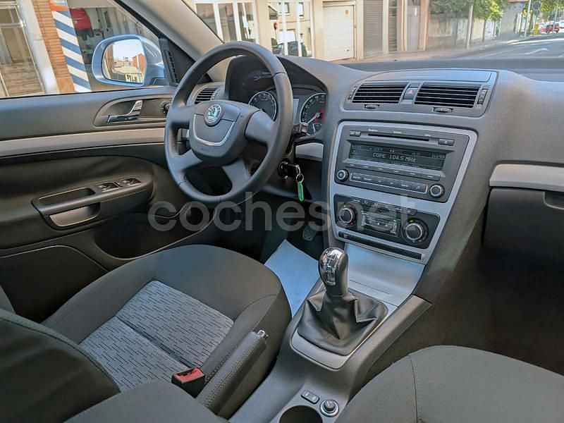 Usado Skoda Octavia 105 CV (77 kW) 2010 Azul Berlina