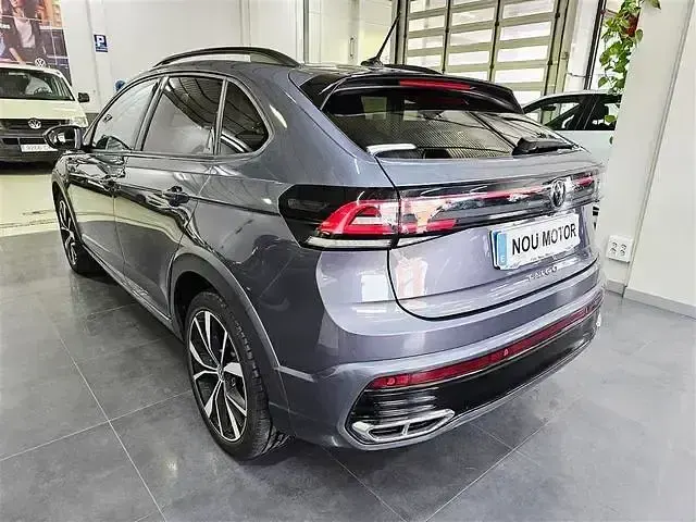 Usado VW Taigo R-line 150 CV (110 kW) 2022 Gris / plata SUV