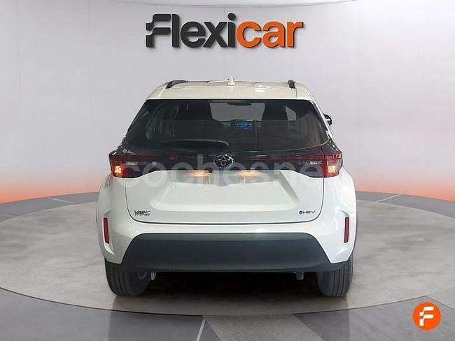 Usado Toyota Yaris Cross Active 116 CV (85 kW) 2024 Blanco SUV