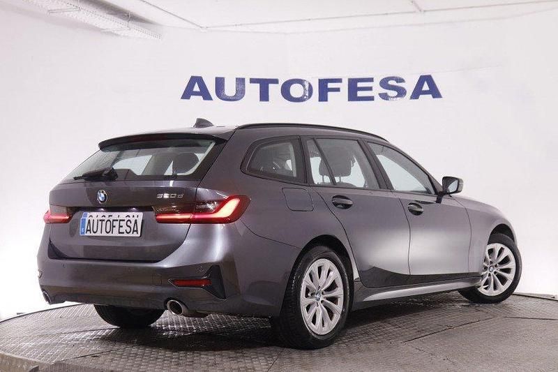Usado BMW 320e 190 CV (139 kW) 2021 Gris Familiar