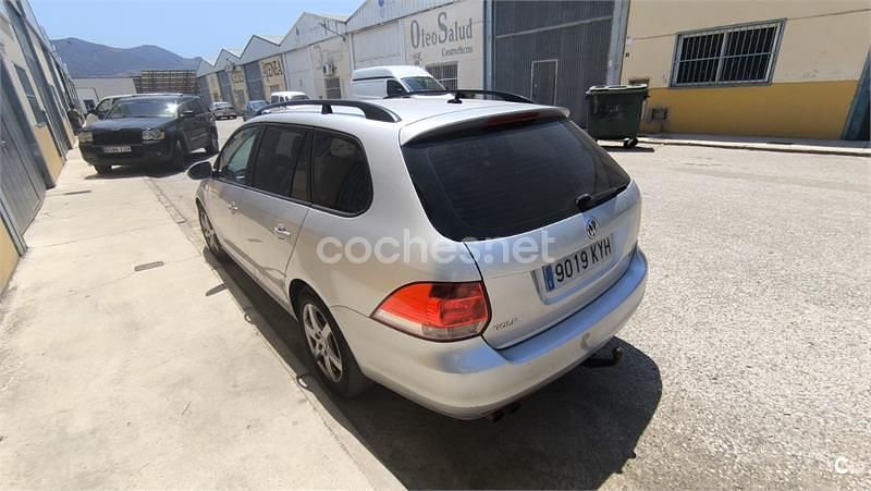 Usado VW Golf VII Sport 140 CV (102 kW) 2013 Gris / plata Familiar