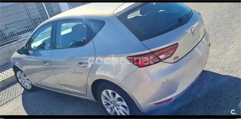 Usado Seat Leon Style 150 CV (110 kW) 2014 Blanco Berlina