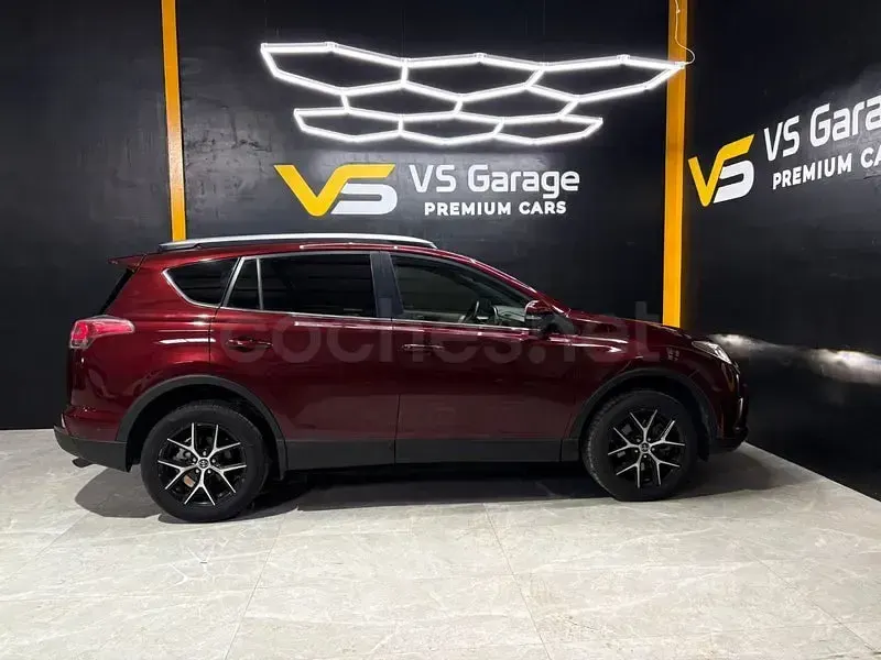 Usado Toyota RAV4 Executive 143 CV (105 kW) 2017 Granate SUV