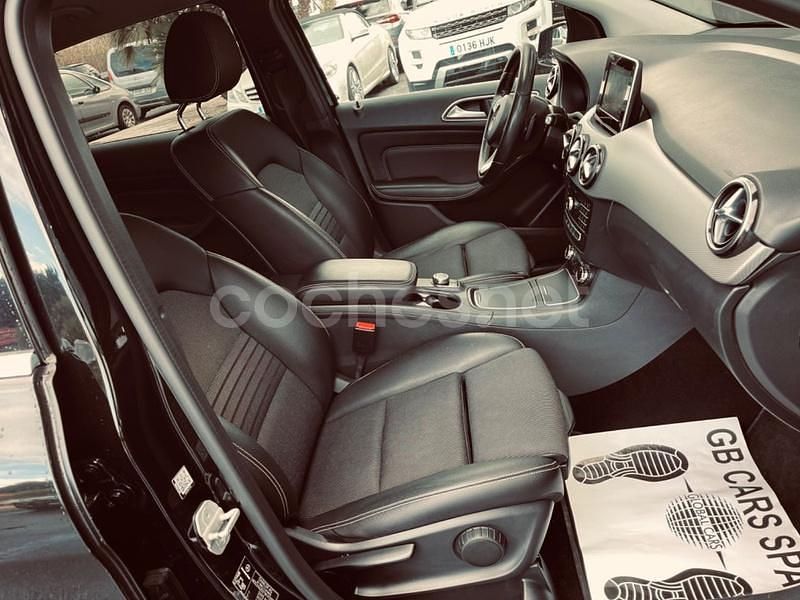 Usado Mercedes B200 136 CV (100 kW) 2017 Negro Monovolumen