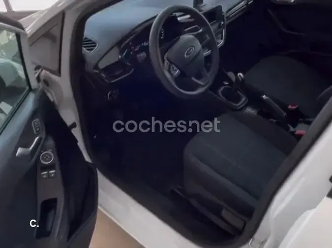 Usado Ford Fiesta Trend 85 CV (62 kW) 2018 Blanco Utilitario