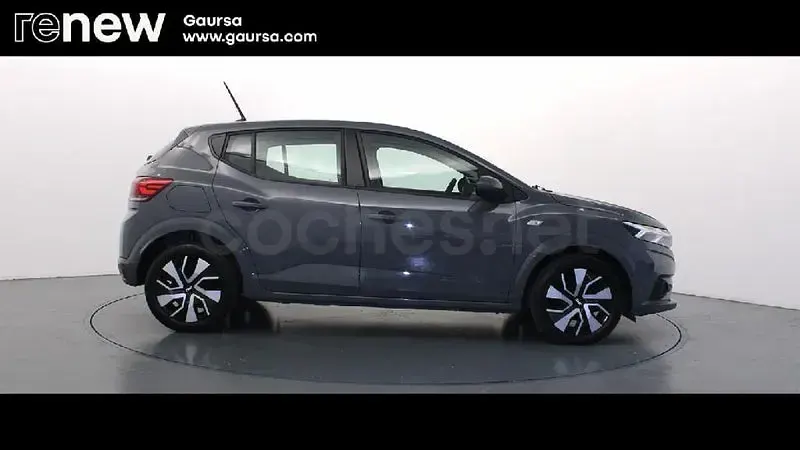 Usado Dacia Sandero Expression 101 CV (74 kW) 2025 Gris / plata Berlina