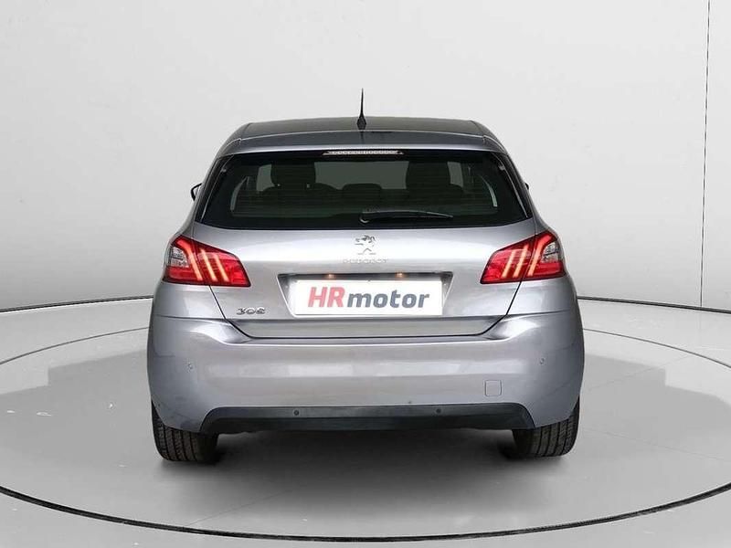 Usado Peugeot 308 Allure 111 CV (81 kW) 2020 Blanco Utilitario