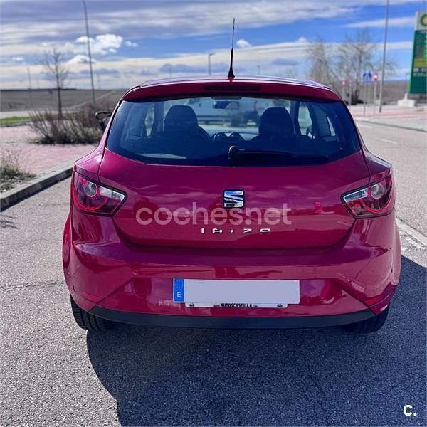 Usado Seat Ibiza SC Reference 70 CV (51 kW) 2014 Rojo Utilitario