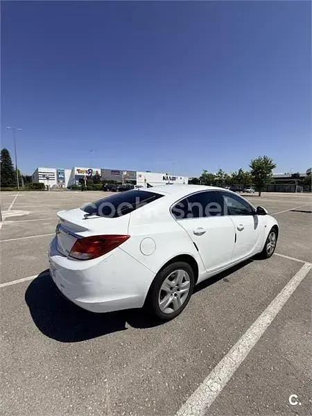 Usado Opel Insignia Edition 130 CV (95 kW) 2010 Blanco Berlina