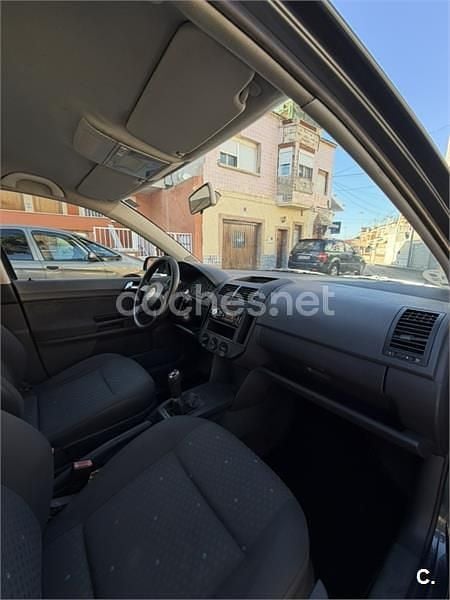 Usado VW Polo Advance 75 CV (55 kW) 2005 Azul Utilitario