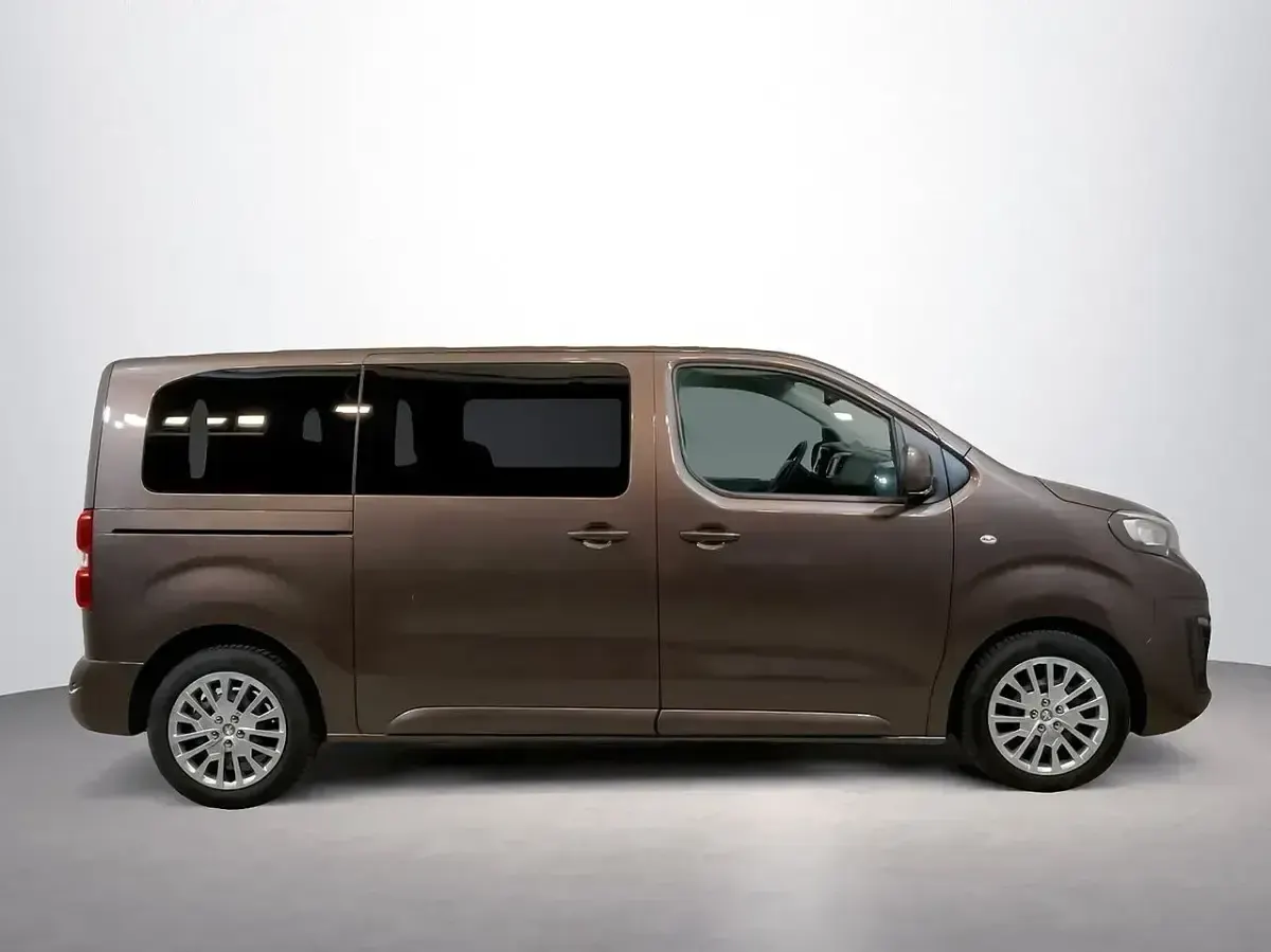 Usado Peugeot Traveller Business-Line 151 CV (111 kW) 2020 Marrón Monovolumen