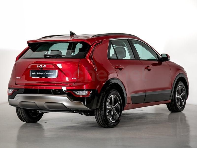 Usado Kia Niro 129 CV (94 kW) 2025 Rojo SUV