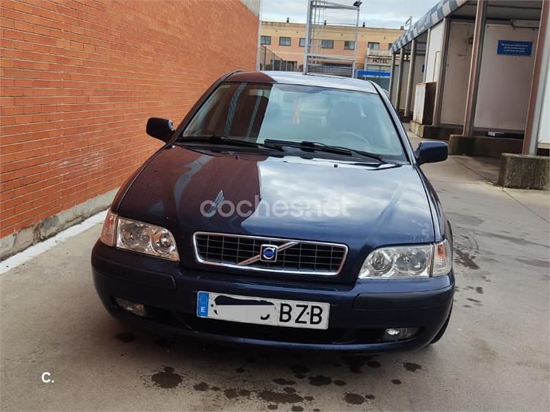 Usado Volvo S40 102 CV (75 kW) 2002 Azul Berlina