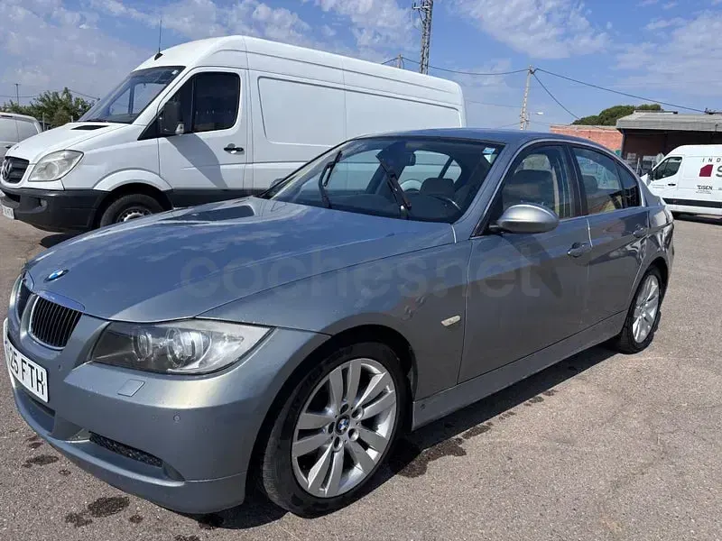 Usado BMW 325 Comfort Edition 218 CV (160 kW) 2006 Gris / plata Berlina