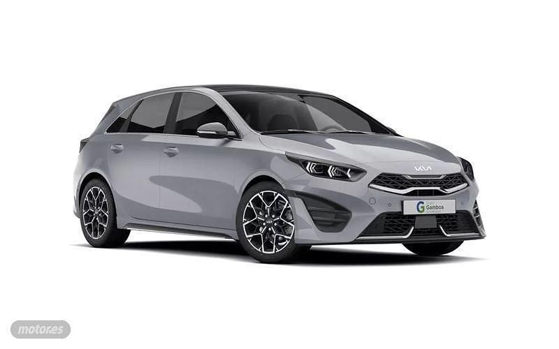 Gris Nuevo 2025 Kia Ceed Berlina | 24.990 € (Precio justo) - Imagen 1/4