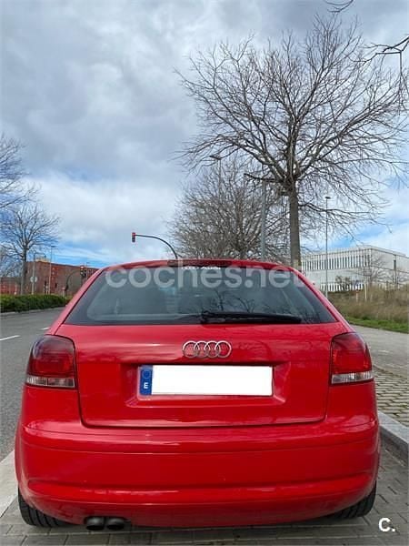 Usado Audi A3 Attraction 140 CV (102 kW) 2007 Rojo Utilitario