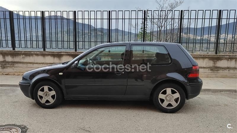 Usado VW Golf III Conceptline 100 CV (73 kW) 1999 Negro Berlina