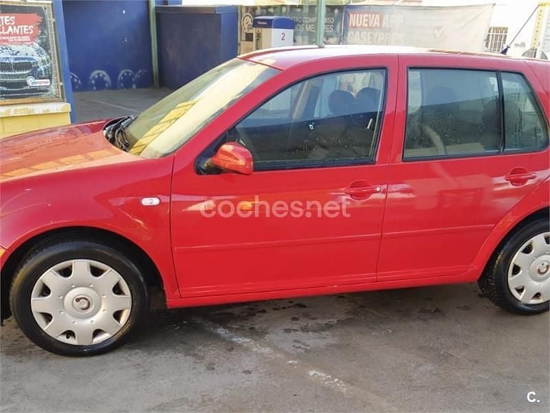 Rojo Usado 2003 VW Golf IV Conceptline Berlina | 2500 € (Buen precio) - Imagen 1/4