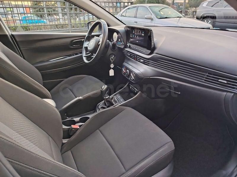 Usado Hyundai i20 100 CV (73 kW) 2025 Beige Utilitario