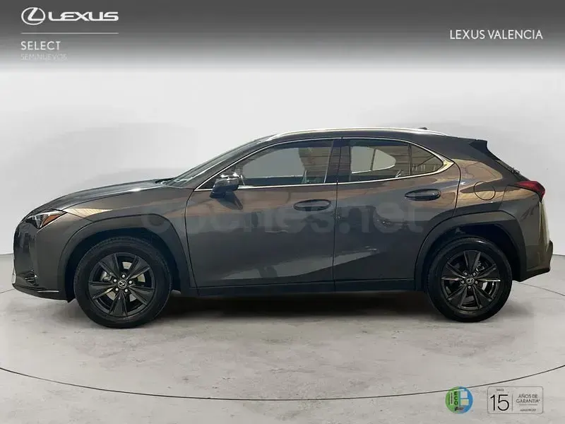 Usado Lexus UX 199 CV (146 kW) 2025 Gris / plata SUV