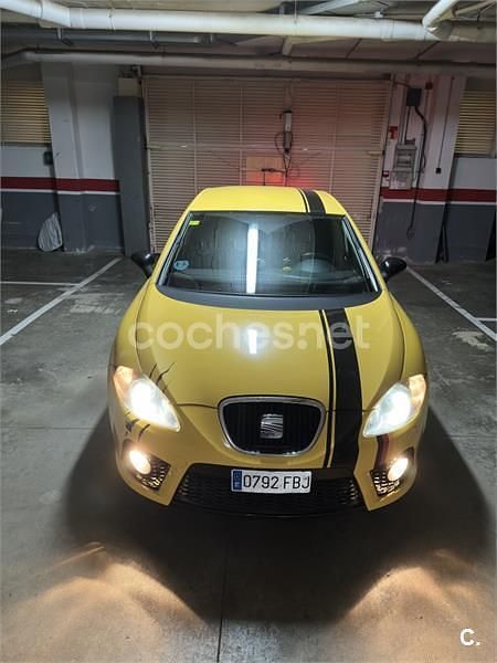 Usado Seat Leon FR 200 CV (147 kW) 2006 Amarillo Berlina