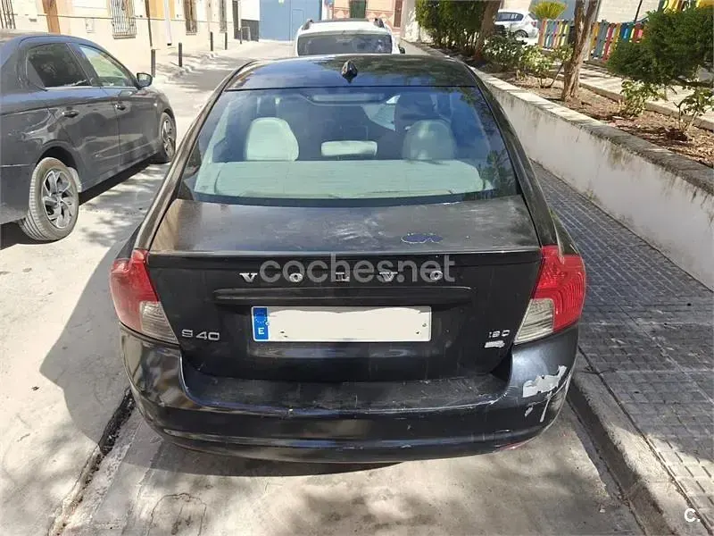 Usado Volvo S40 Kinetic 109 CV (80 kW) 2010 Negro Berlina