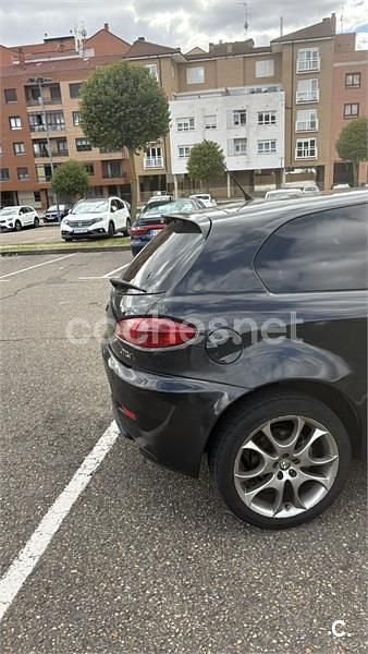 Usado Alfa Romeo 147 Distinctive 120 CV (88 kW) 2008 Negro Utilitario