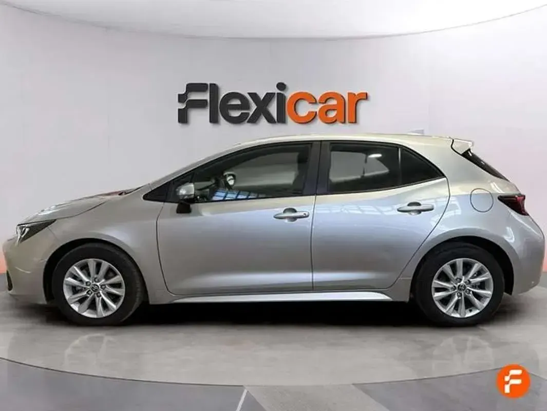 Usado Toyota Corolla Active 140 CV (102 kW) 2024 Gris Utilitario