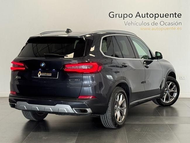 Usado BMW X5 Comfort Edition 231 CV (169 kW) 2021 Gris / plata SUV